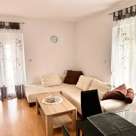 Appartement In Dramalj 45036 *