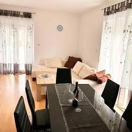 In Dramalj 45036 * Klanfari