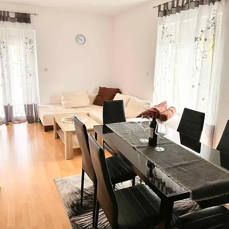 In 45036 Apartament